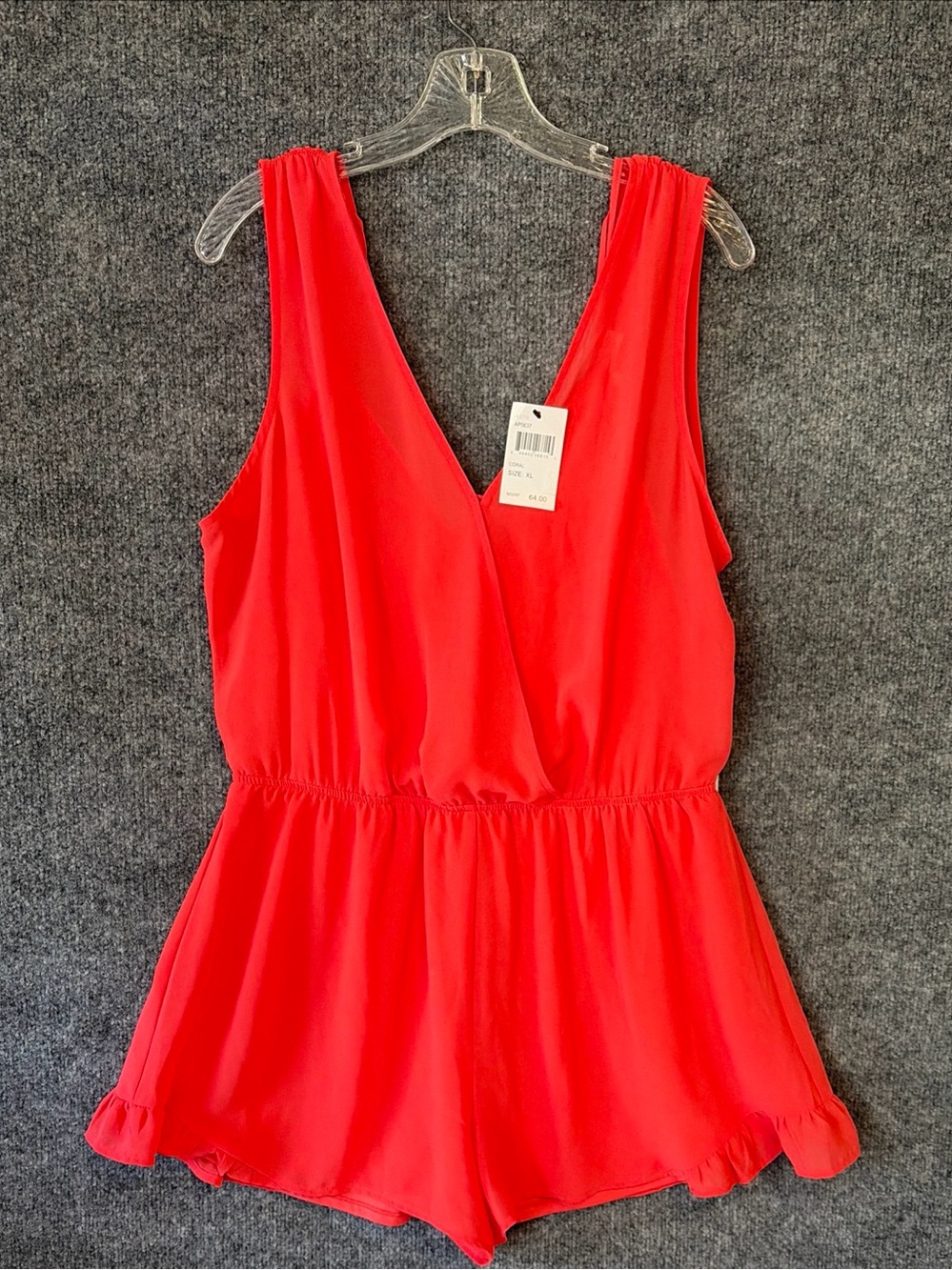 ASTR‎ The Label Romper Women XL Coral Red V-Neck Sleeveless Ruffle AP5637
